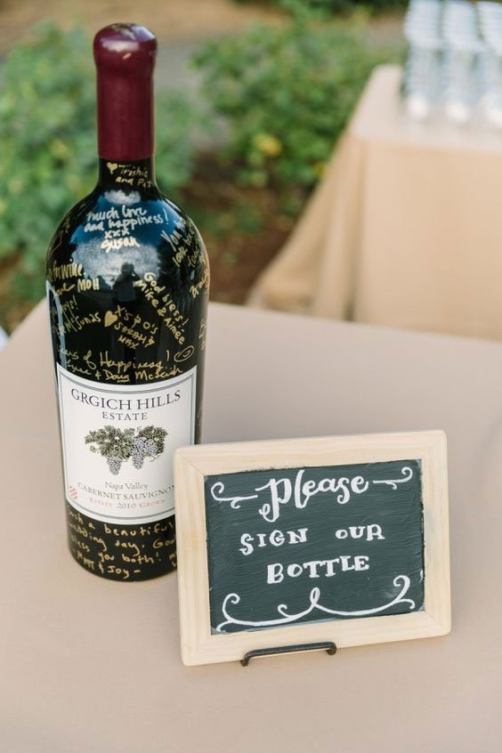 livre d'or original bouteille de vin a signer